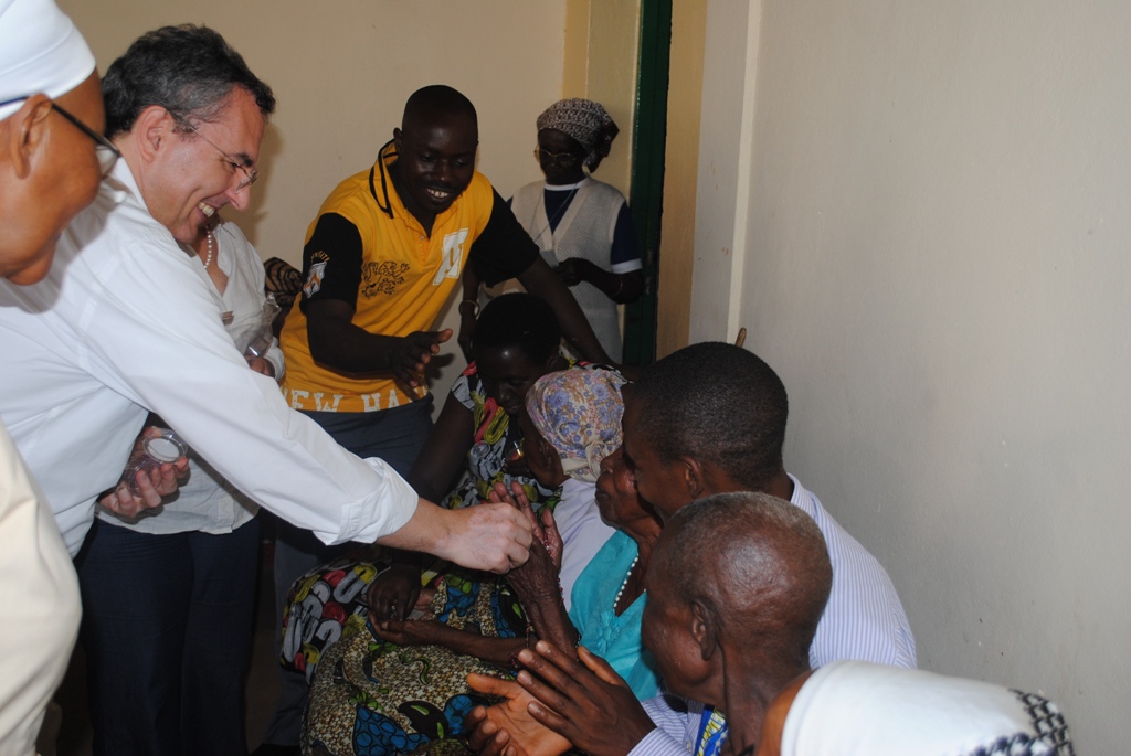 L'incontro con gli anziani di Bujumbura e Marco Impagliazzo, Presidente della Comunità di Sant'Egidio
